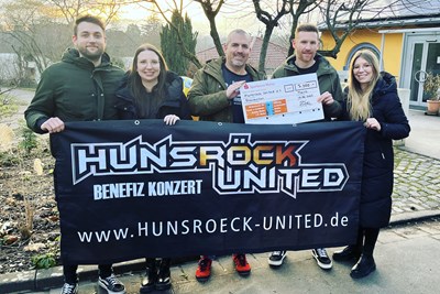 Spendenübergabe von Hunsröck United an den Förderverein Tumor- und Leukämiekranke Kinder e.V. Mainz